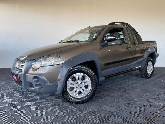 FIAT STRADA 1.8 MPI ADVENTURE CE 8V FLEX 2P MANUAL FIAT STRADA 1.8 MPI ADVENTURE CE 8V FLEX 2P MANUAL